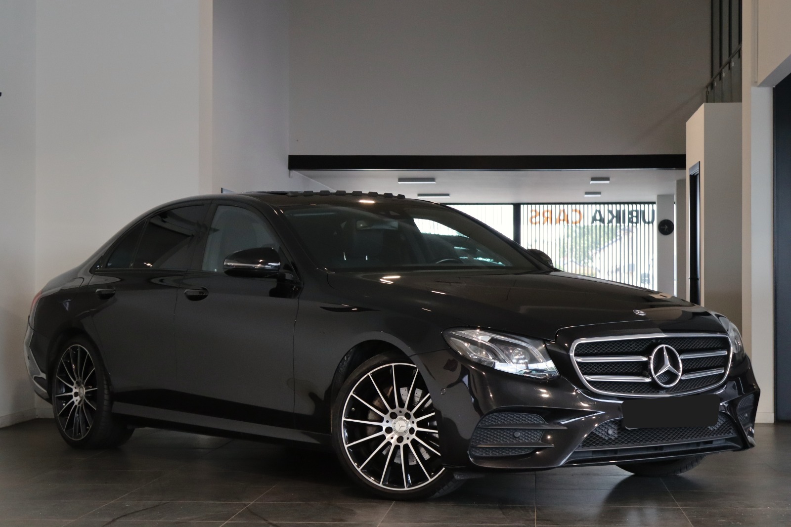 Mercedes-Benz E 220d AMG Line