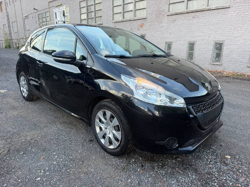 Peugeot 208 1.0i Like