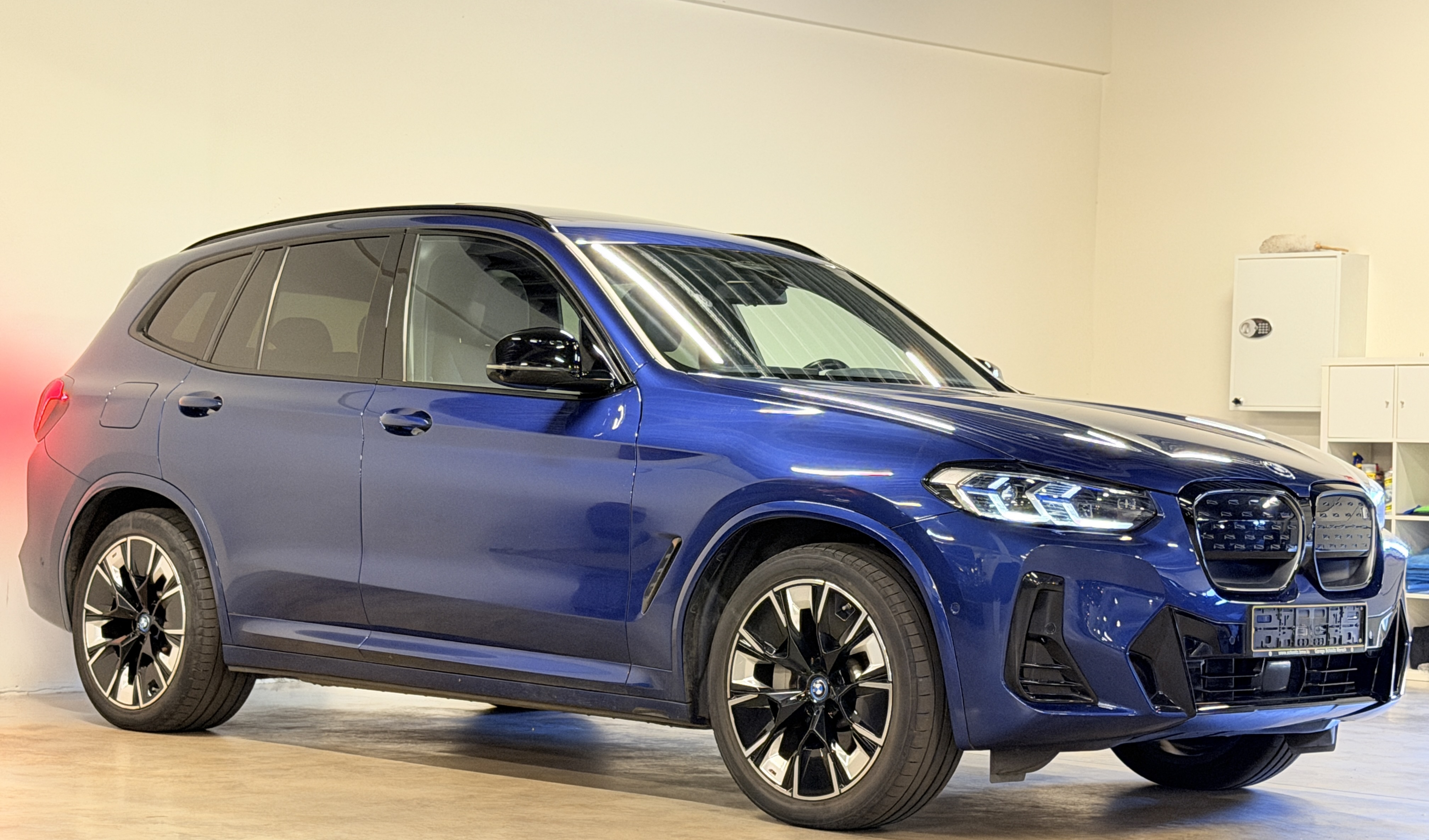 BMW iX3 74 kWh M Sport