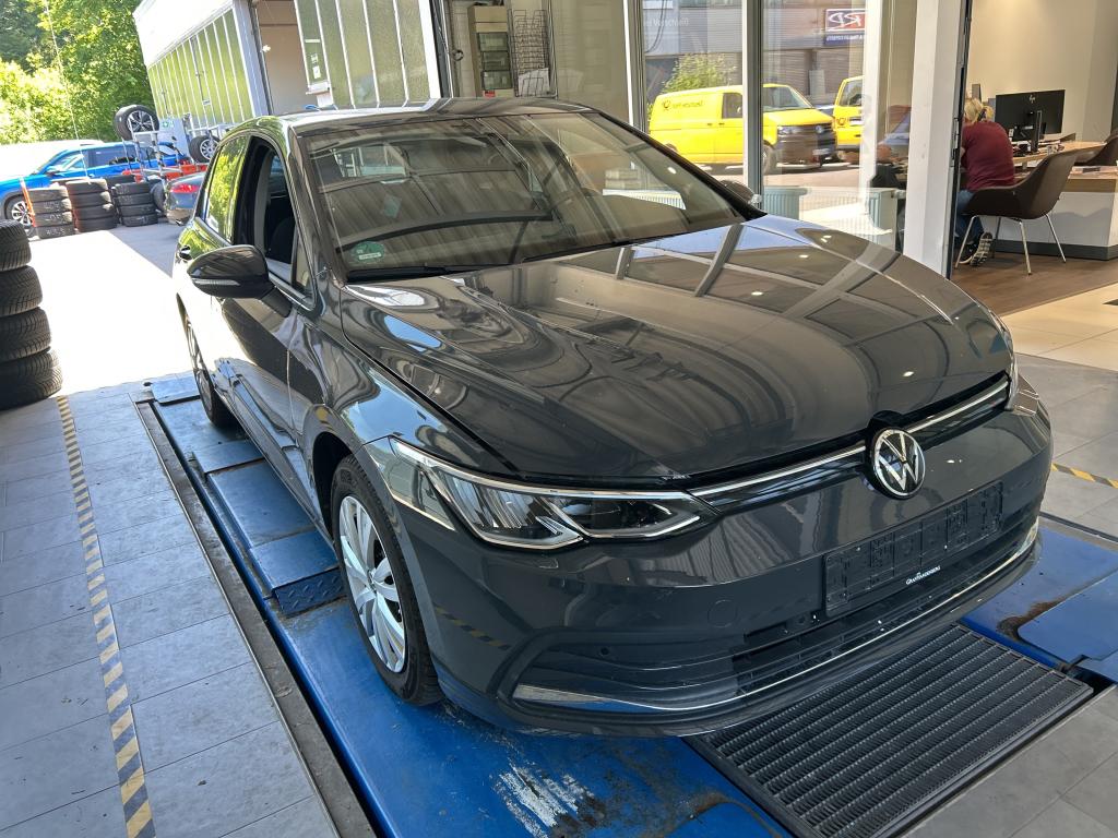 Volkswagen Golf 1.0 eTSI Move