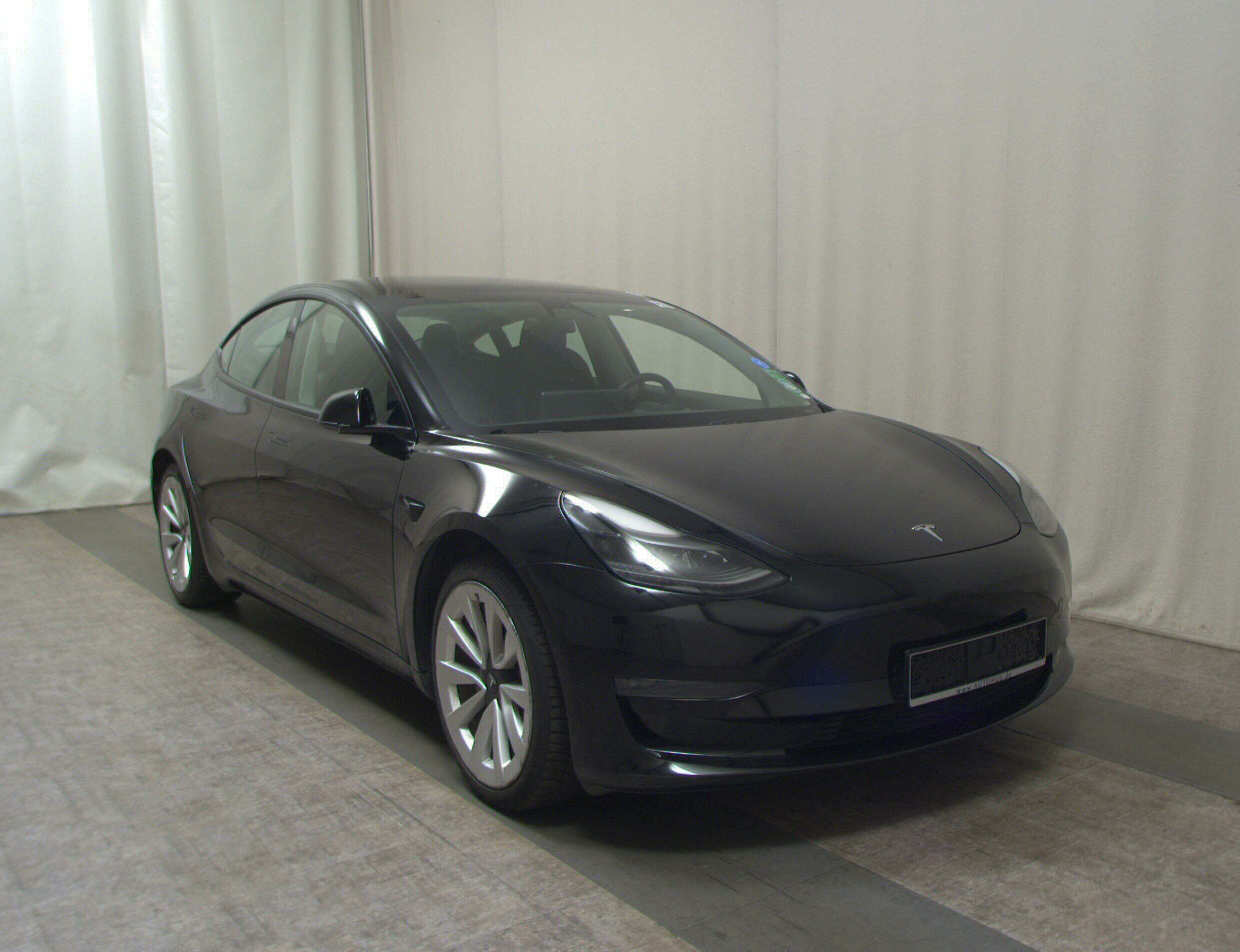 Tesla Model 3 Long Range