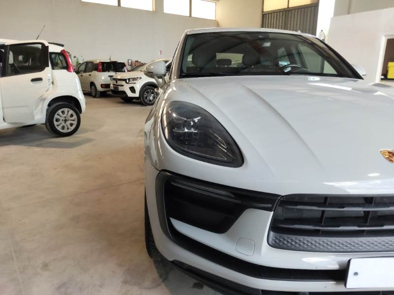 Porsche Macan 2021