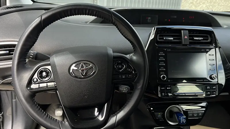 Toyota Prius Prime 2020 фото 9