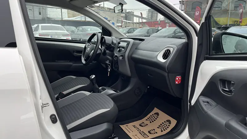 Toyota Aygo 2019 фото 12