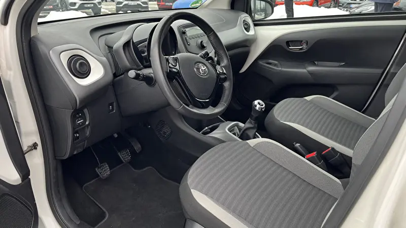 Toyota Aygo 2019 фото 16