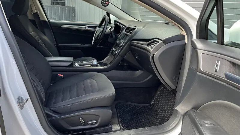 Ford Fusion 2017 foto 13
