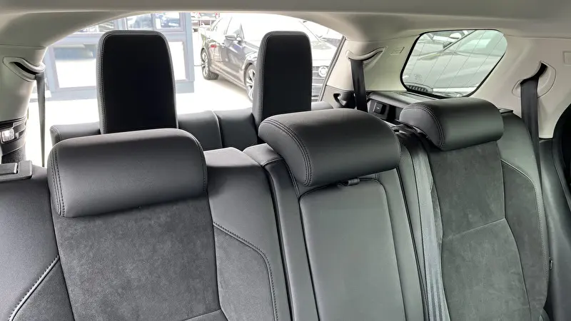 Land Rover Discovery Sport 2020 photo 10