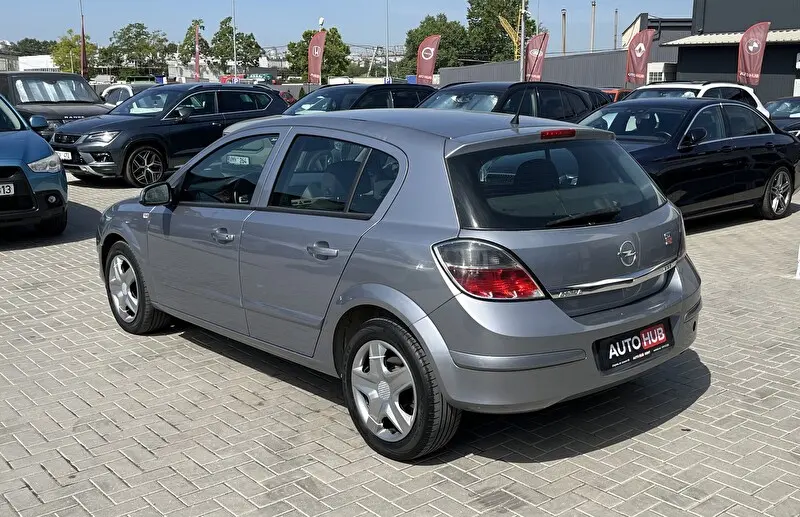 Opel Astra 2008 фото 4