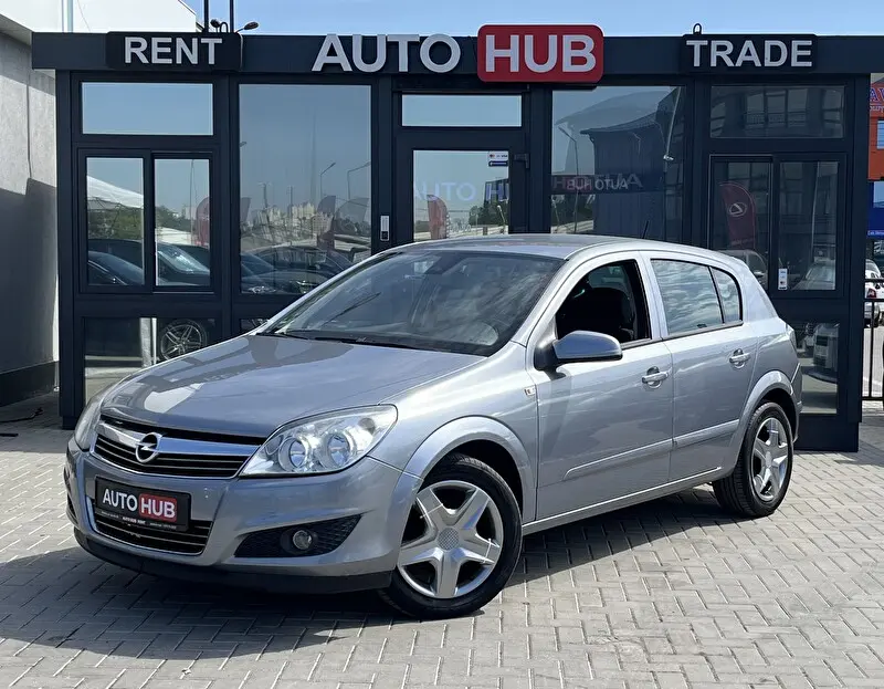 Opel Astra 2008 фото 1