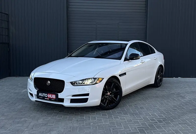 Jaguar XE 2018 foto 2