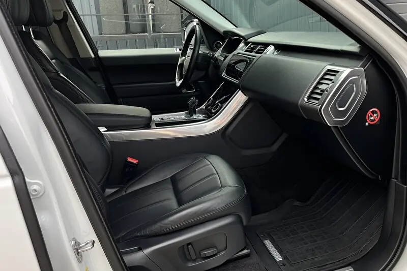 Land Rover Range Rover Sport 2019 photo 9