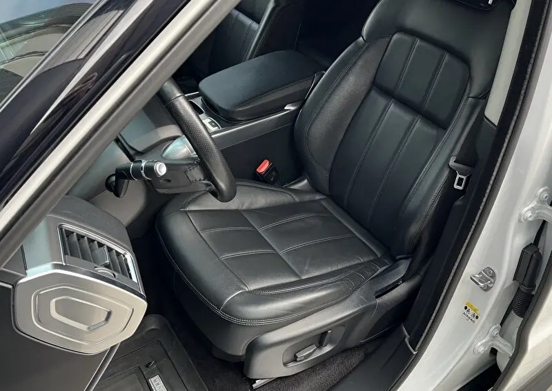 Land Rover Range Rover Sport 2019 photo 13