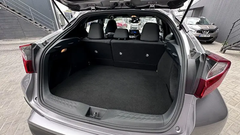Toyota C-HR 2017 фото 11