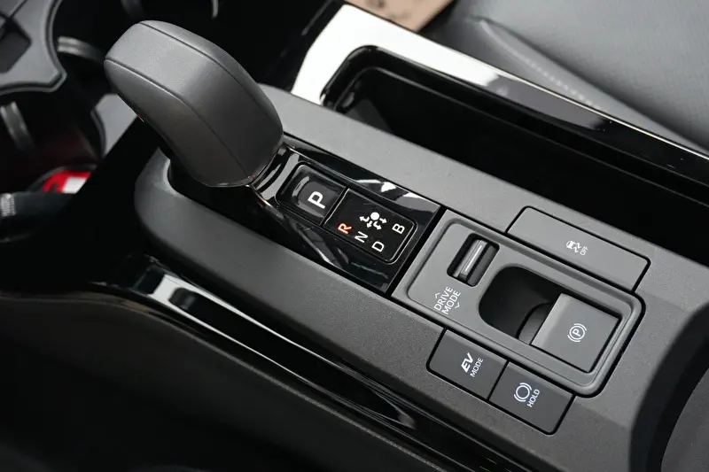 Toyota Prius 2024 фото 11