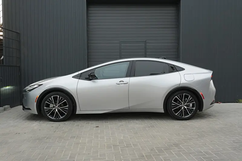 Toyota Prius 2024 фото 4