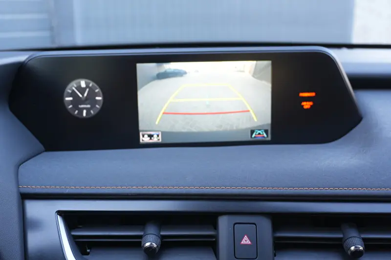 Lexus UX250h 2021 фото 7