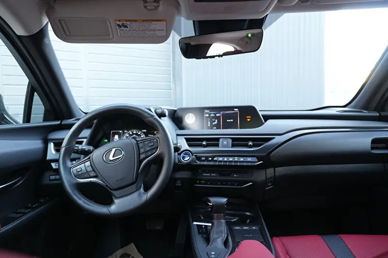 Lexus UX250h 2021 фото 9