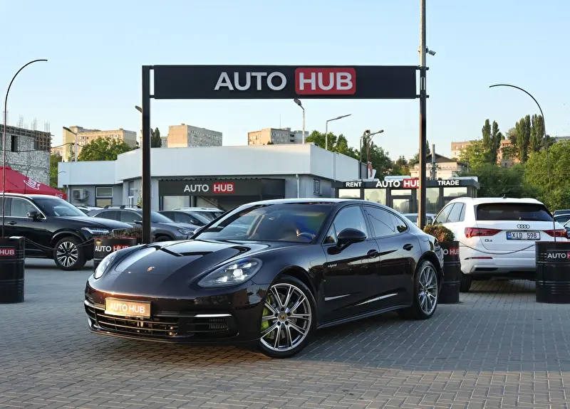 Porsche Panamera 2018 фото 1