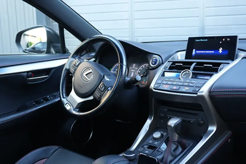 Lexus NX300h 2015 фото 16