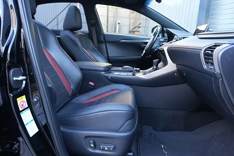 Lexus NX300h 2015 фото 15