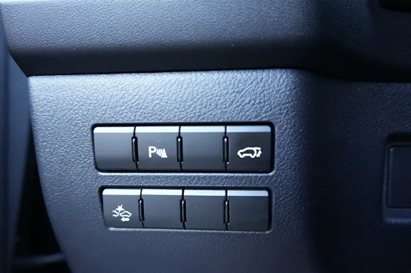 Lexus NX300h 2015 фото 9