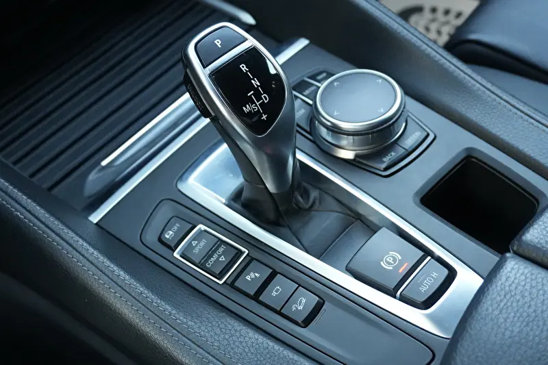 BMW X6 2017 фото 15