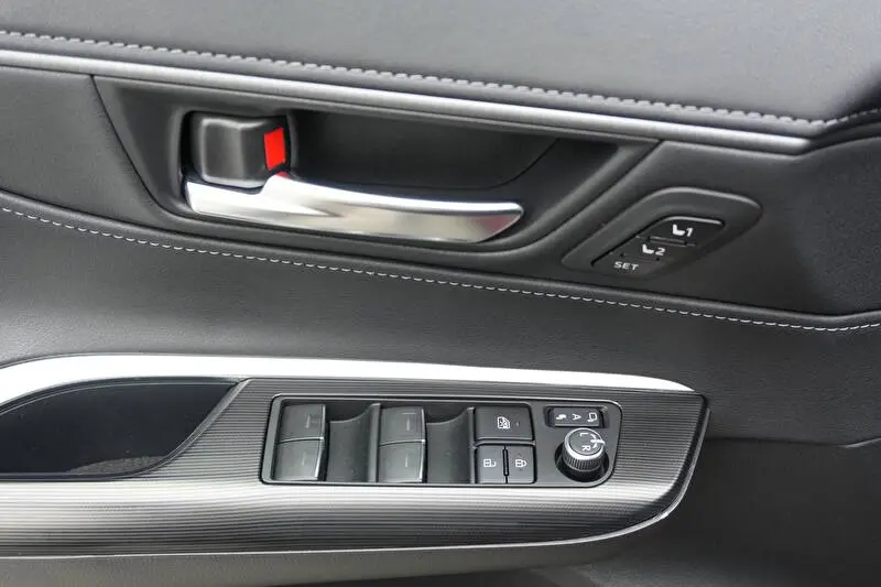 Toyota Venza 2021 фото 10
