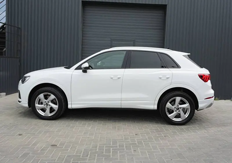 Audi Q3 2019 фото 4