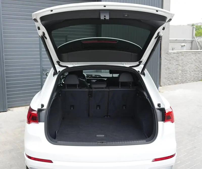 Audi Q3 2019 фото 6