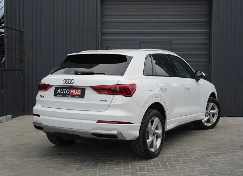 Audi Q3 2019 фото 5
