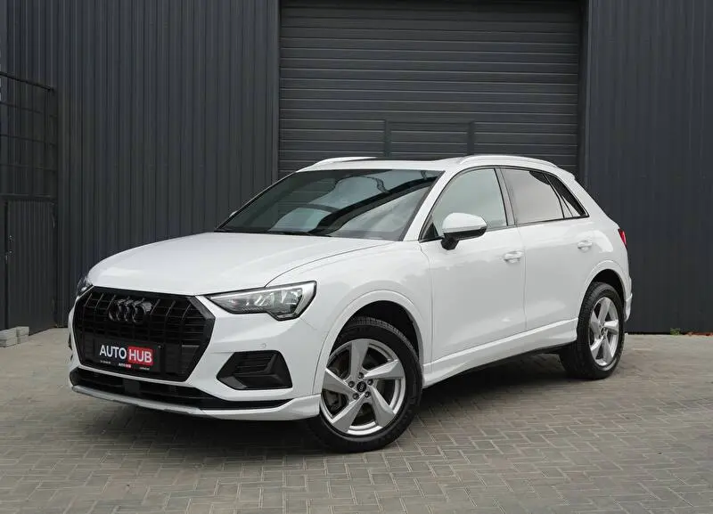 Audi Q3 2019 фото 3
