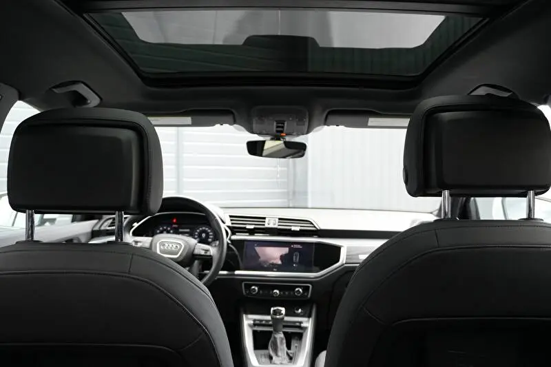 Audi Q3 2019 фото 12