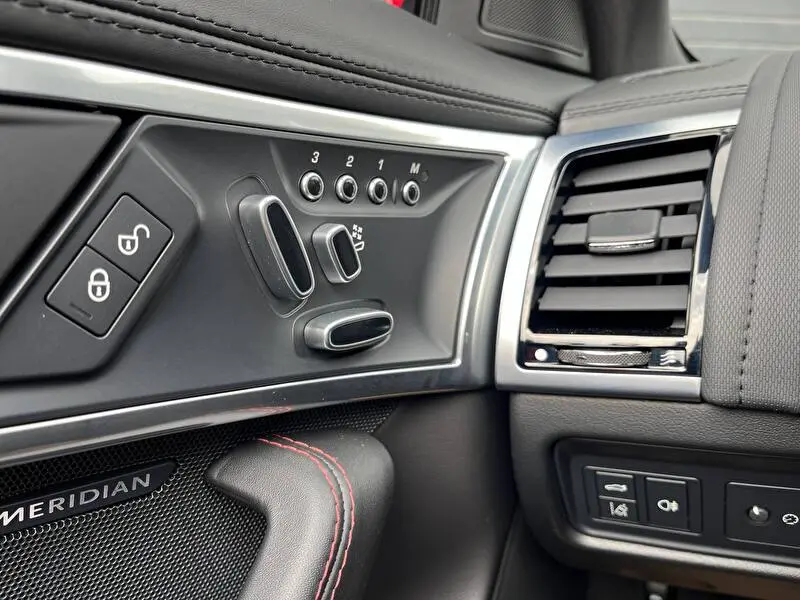 Jaguar F-Type 2020 фото 9