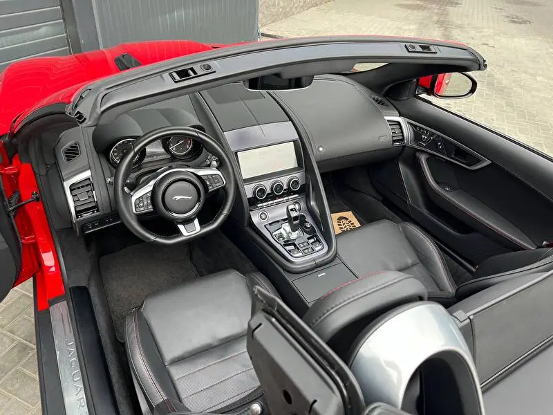 Jaguar F-Type 2020 фото 6