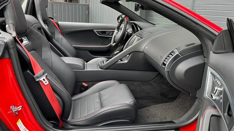 Jaguar F-Type 2020 фото 7