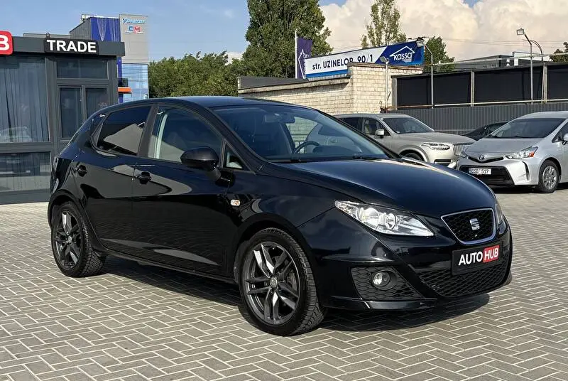 SEAT Ibiza 2010 фото 4