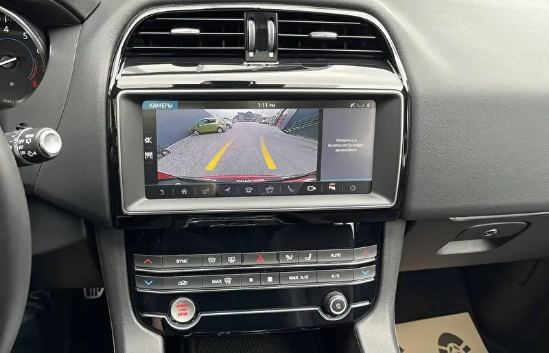 Jaguar F-Pace 2020 фото 13