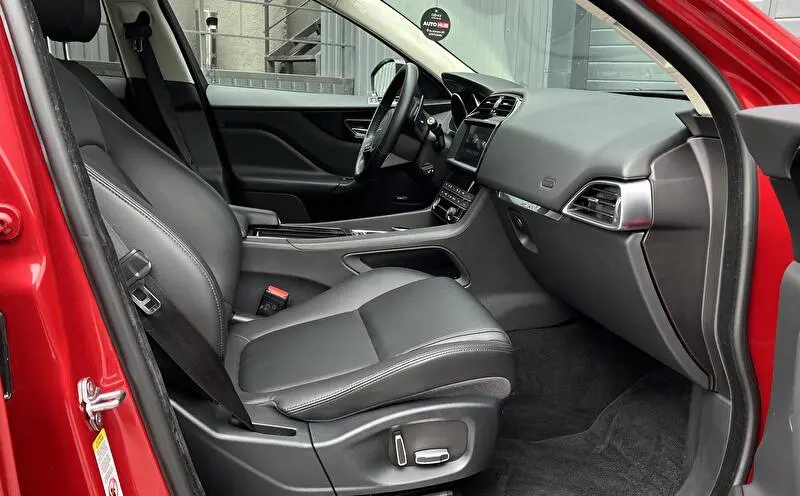 Jaguar F-Pace 2020 фото 7