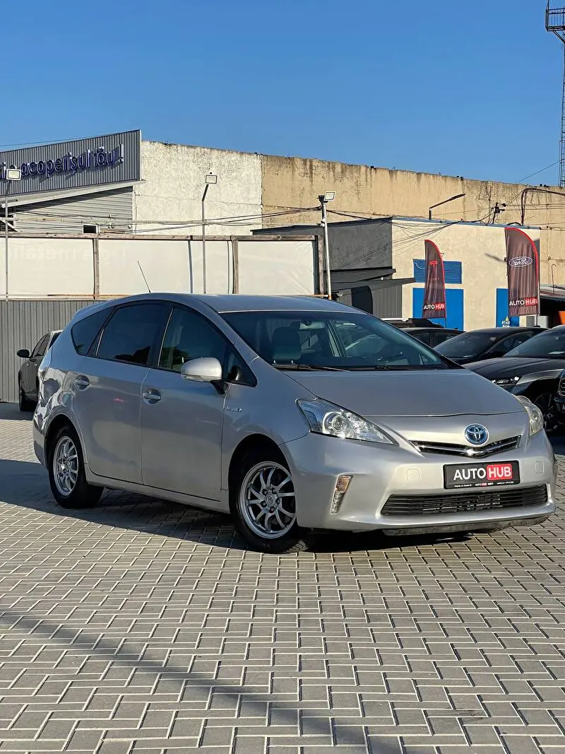 Toyota Prius 2012 фото 2