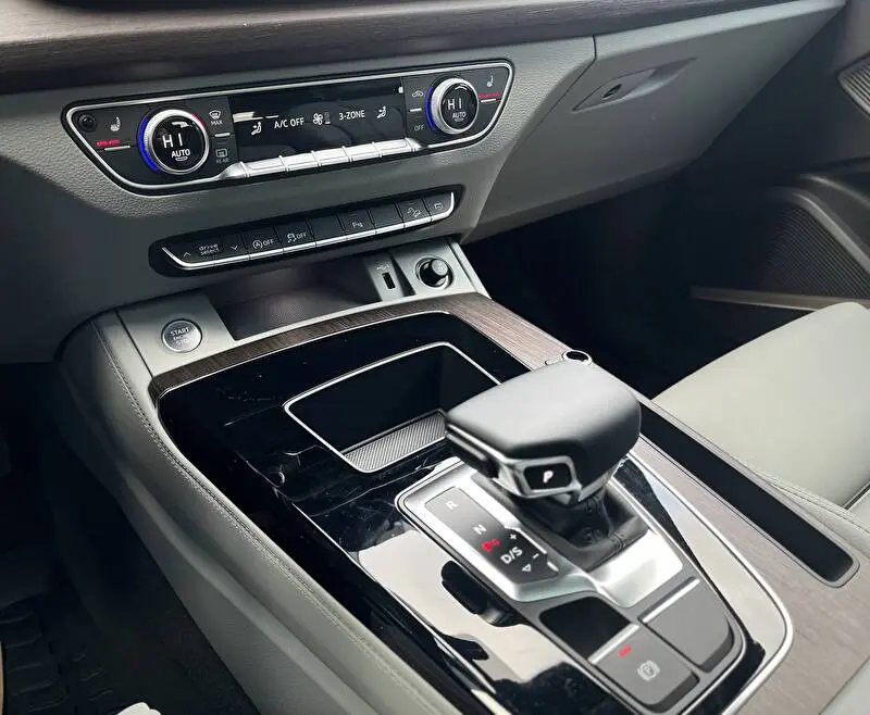 Audi Q5 2022 фото 11