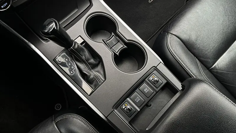 Toyota Camry 2015 фото 11