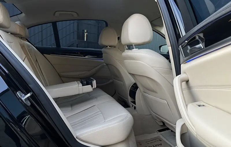 BMW 5-Series 2017 photo 8
