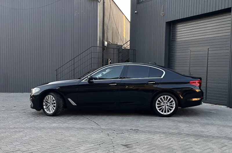 BMW 5-Series 2017 photo 2