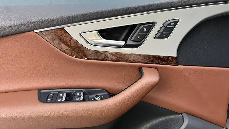 Audi Q7 2017 foto 11