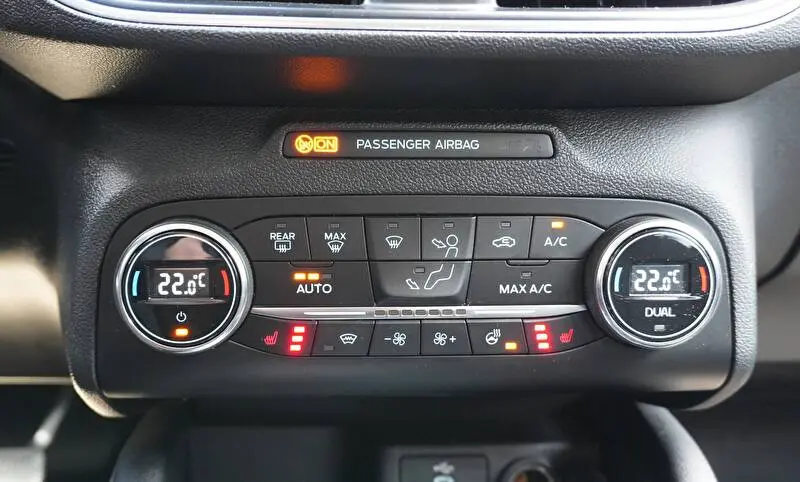 Ford Focus 2019 фото 13