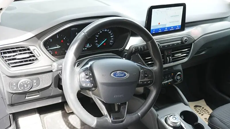 Ford Focus 2019 фото 9