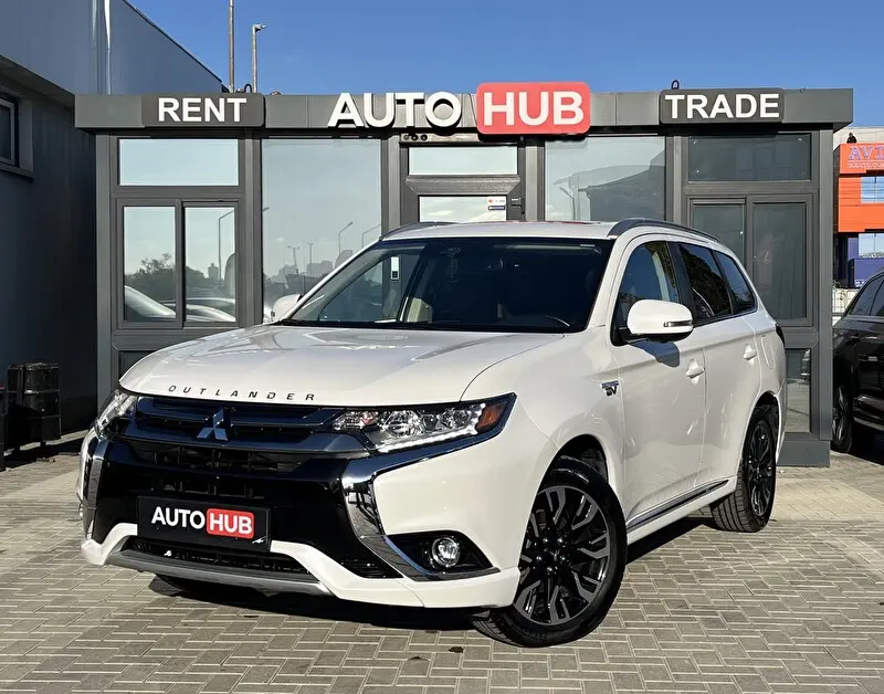 Mitsubishi Outlander 2017 фото 1