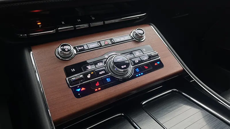 Lincoln Aviator 2019 фото 17