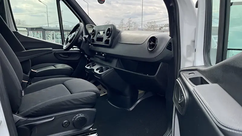 Mercedes-Benz V-Class 2021 фото 14