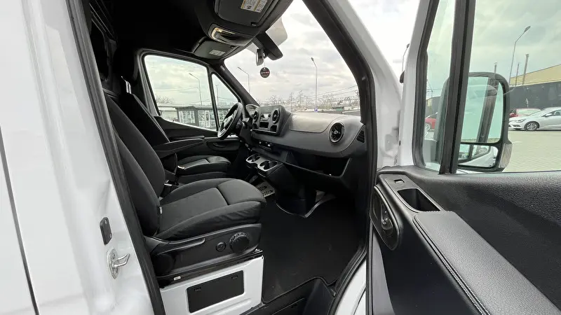 Mercedes-Benz V-Class 2021 фото 13